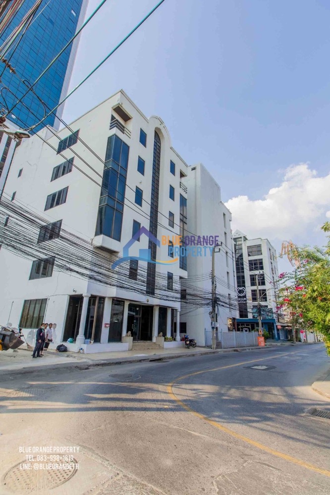 For RentShophouseRatchadapisek, Huaikwang, Suttisan : For rent/sale, STANDALONE building Ratchada-Huai Khwang (MRT Sutthisan 800m)