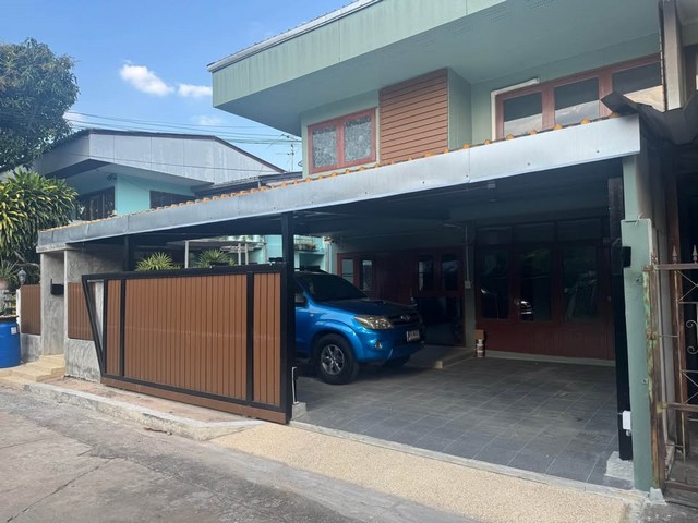 For RentHouseLadprao101, Happy Land, The Mall Bang Kapi : HR2042 Single house for rent, Soi Nawamin 75, suitable for living, near The Mall Bangkapi, convenient transportation