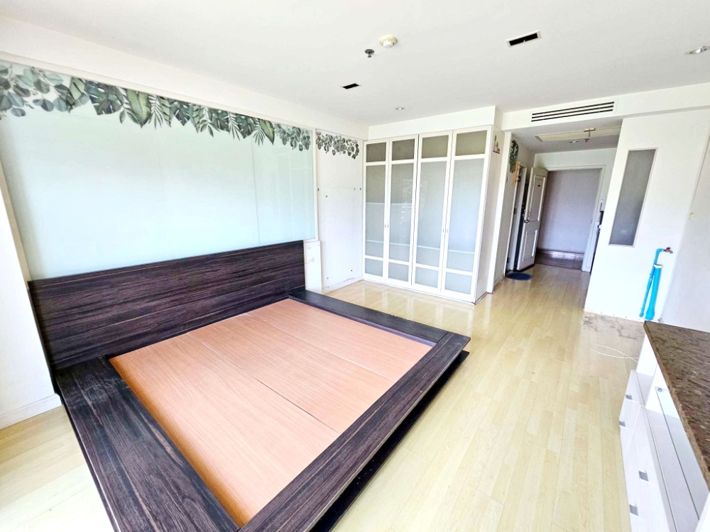 For SaleCondoRatchadapisek, Huaikwang, Suttisan : 0110😍 For SELL Selling 1 bedroom🚄near MRT Huai Khwang🏢City Living Ratchada City Living Ratchada🔔Area: 36 sq m.💲Selling: 1,770,000฿📞O99-5919653,065-9423251✅LineID:@sureresidence