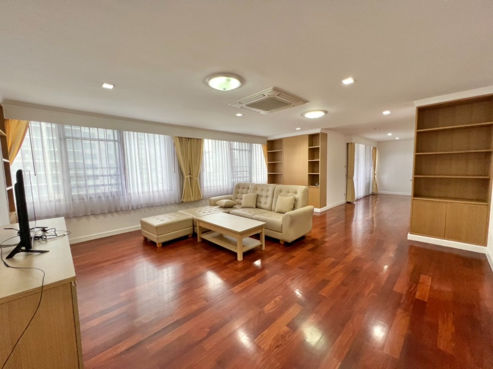 ให้เช่าคอนโดสุขุมวิท อโศก ทองหล่อ : 3beds 2baths for rent in Phomphong