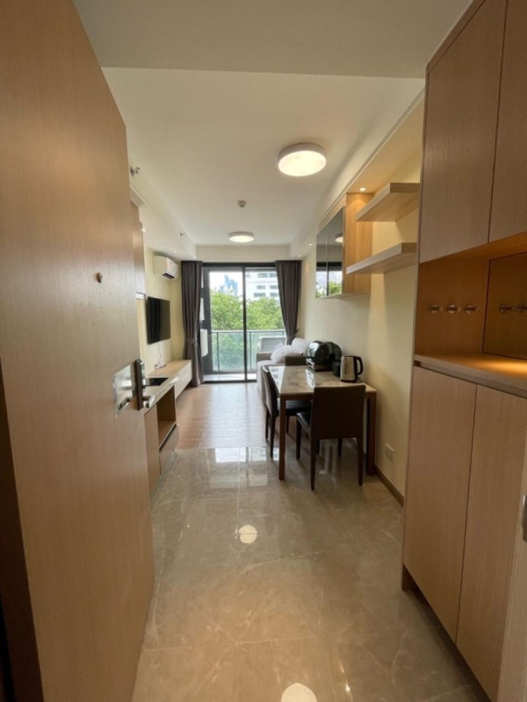 ให้เช่าคอนโดสาทร นราธิวาส : Condo for rent in Sathorn. 20K/month. Welcome agent.