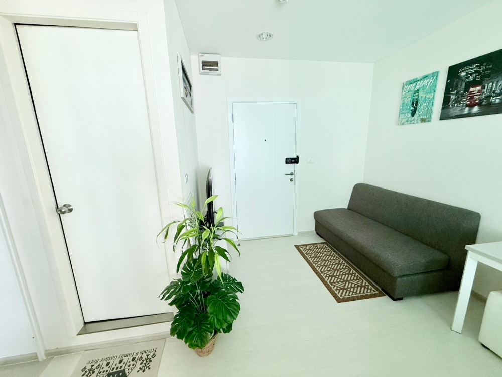 For RentCondoSamut Prakan,Samrong : Rent Aspire Erawan, next to BTS Erawan Free Wifi. Beautiful room, never rented. Complete furniture, not hot, central, full / call 099-149-5164