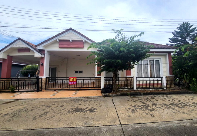 For SaleHousePathum Thani,Rangsit, Thammasat : Single house for sale, Sutharin Privacy Village, Rangsit, Khlong 3, area 147.8 sq m., 1 floor, 3 bedrooms, 3 bathrooms, fully furnished