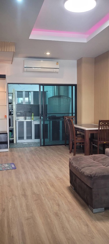 For RentTownhouseMin Buri, Romklao : Townhouse for rent, Baan Klang Muang Rama 9 (New Krungthep Kreetha Intersection), with furniture, near ARL Ban Thap Chang, Sammakorn Place Ramkhamhaeng