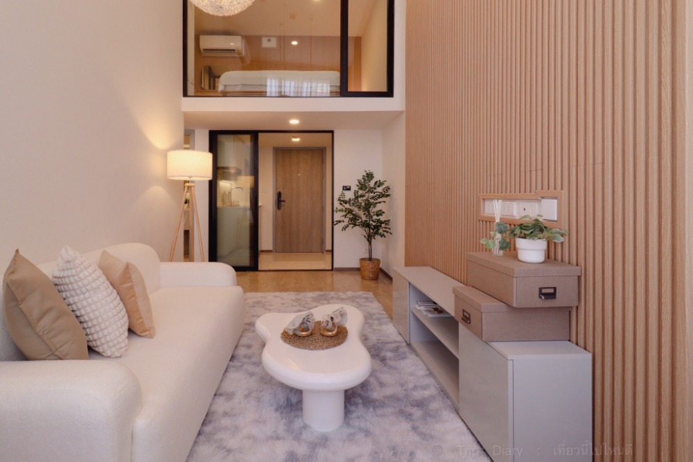 For RentCondoRatchadapisek, Huaikwang, Suttisan : Luxury 2 bedroom condo, brand new, Soho Bangkok Ratchada, decorated in Muji style, Duo 2-storey room