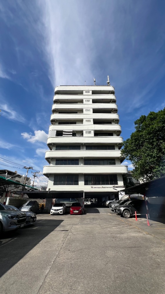 For SaleOfficePathum Thani,Rangsit, Thammasat : For Sale: 10-Storey Building on Rangsit-Pathum Thani Road