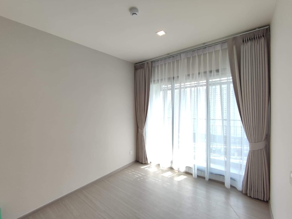 For SaleCondoThaphra, Talat Phlu, Wutthakat : (for sale) Life Sathorn Sierra near BTS Talat Phlu 150 m.