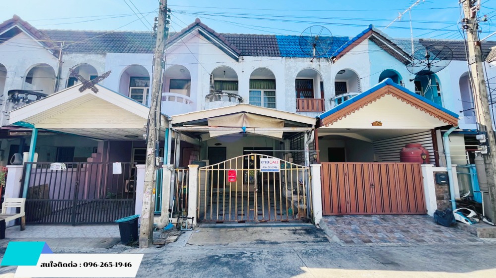 For SaleTownhousePathum Thani,Rangsit, Thammasat : Townhouse for sale cheap** Location: Wat Nawong, Lak Hok, Mueang Pathum #Near Rangsit University / #Near Songprapa - Don Mueang #Near Robinson Srisaman #Near the Red Line