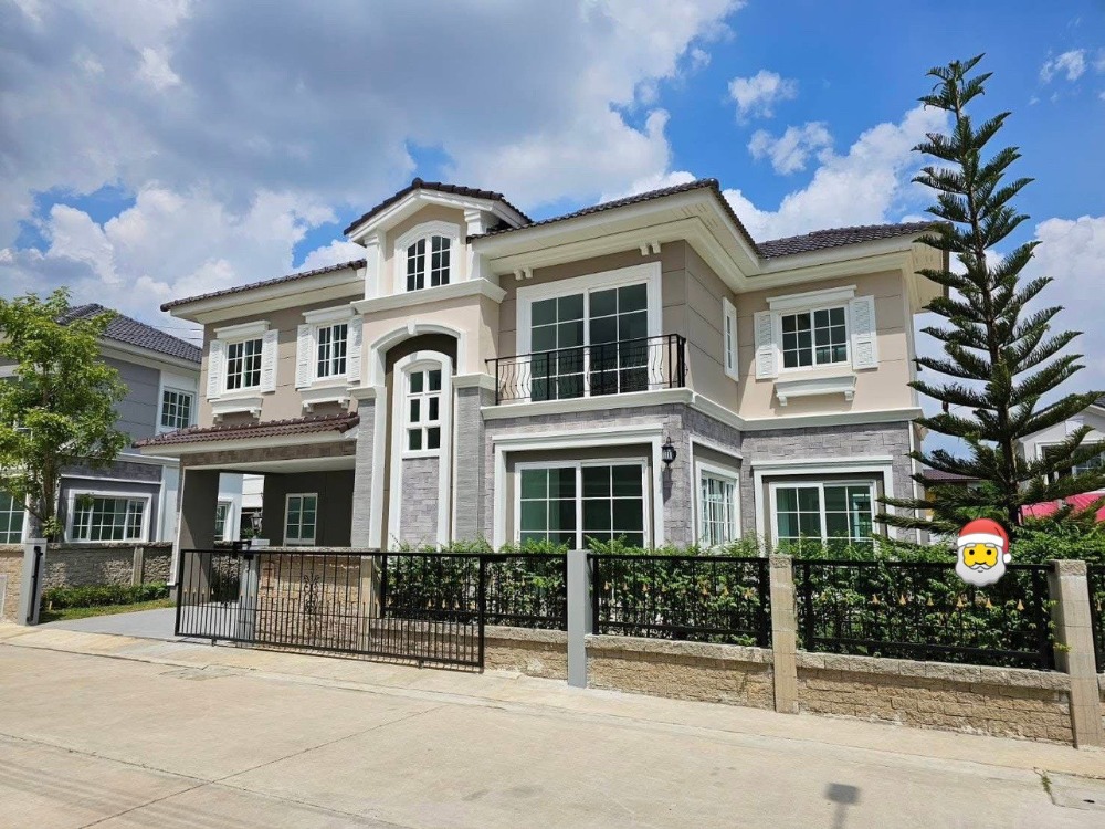 For RentHouseSamut Prakan,Samrong : #For rent, luxury 2-storey detached house, Golden Neo Sukhumvit-Lasalle Village, Sukhumvit 113, 4 bedrooms, 4 bathrooms, fully furnished, connected to both Sukhumvit Road and Srinakarin Road.