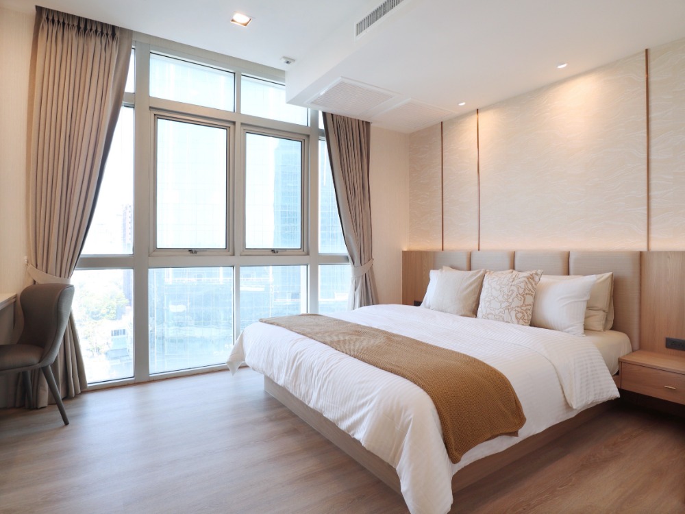 For RentCondoSukhumvit, Asoke, Thonglor : Condo for rent, luxury, next to BTS Ekkamai, newly renovated, Nusasiri Grand Condo 3B3B 175 sqm. 130K/Month