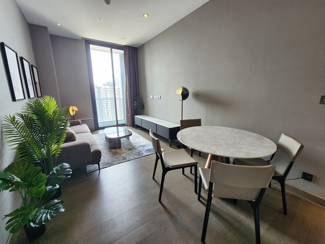 ให้เช่าคอนโดพระราม 9 เพชรบุรีตัดใหม่ RCA : The Esse at Singha Complex 2 bedrooms for rent close to MRT and Airport Link