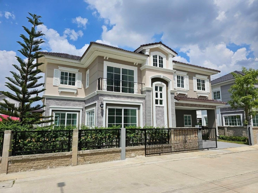 For RentHouseSamut Prakan,Samrong : Luxury detached house for rent, Golden Neo Sukhumvit-Lasalle project (Sukhumvit 113), 4 bedrooms / 4 bathrooms / 1 living room / 1 kitchen / 1 laundry room / 1 guest room