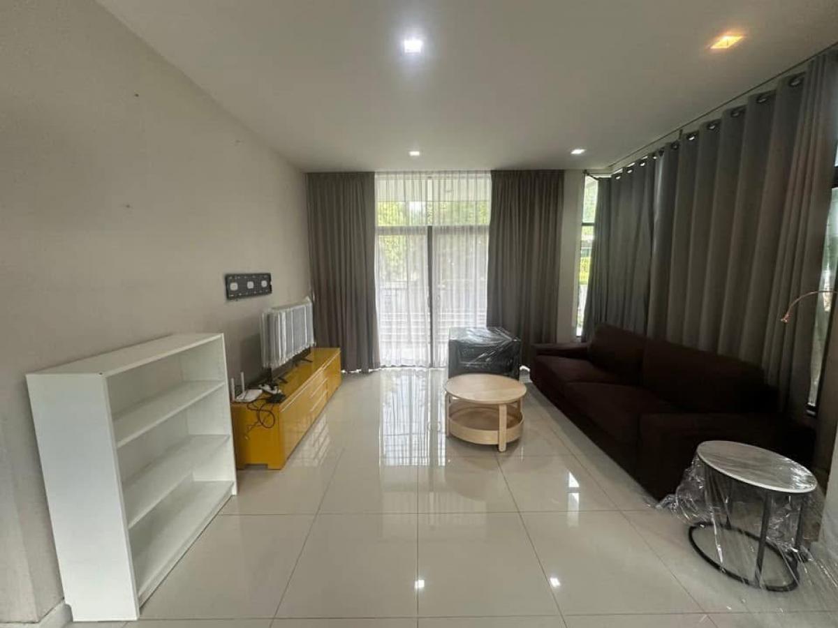 For RentHousePattanakan, Srinakarin : Single house for rent 🔥Setthasiri Srinakarin-Rama 🔥2 floors 🔥55 sq m 🔥3 Bed 🔥New furniture 🔥Ready to move in🔥 R612