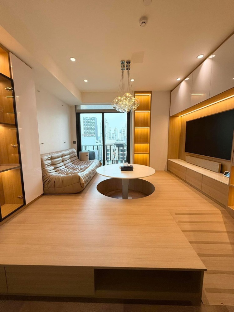 For RentCondoWitthayu, Chidlom, Langsuan, Ploenchit : ❖ Pet friendly ❖ 05+ floor 57.00 sq.m. | 2 beds 2 baths| Near BTS Phloen Chit 3 minutes, MRT Lumpini 4 minutes.