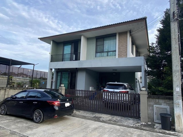 For RentHouseSamut Prakan,Samrong : RHT1963 2-storey detached house for rent, Golden Village Bangna-King Kaew project, near Mega Bangna, entrance-exit point of Bangna-Chonburi expressway