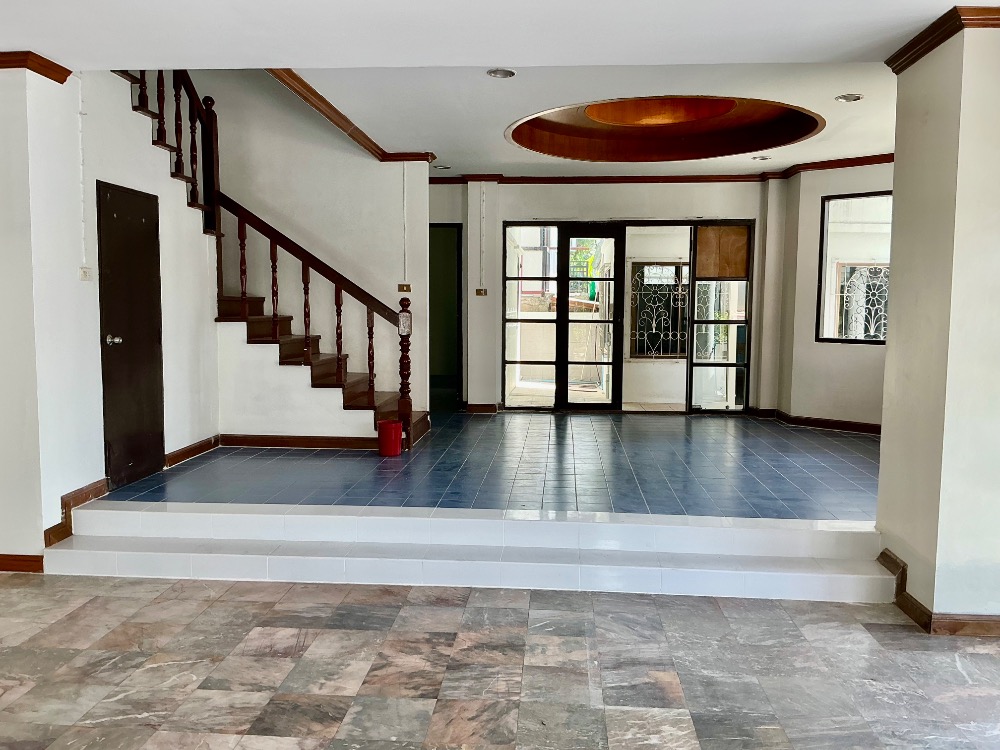 For RentHome OfficeYothinpattana,CDC : ### 🏢 **For Rent! 4-Story Corner Townhome/Home Office** 🌟