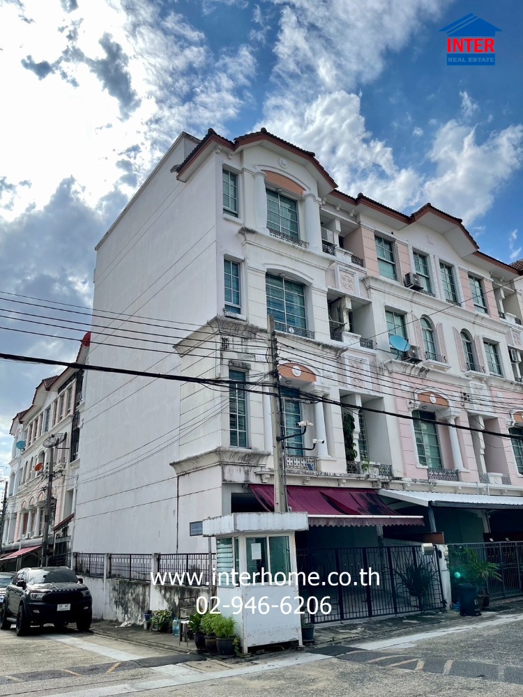 For SaleTownhouseYothinpattana,CDC : 4-storey townhouse, corner unit, 25.8 sq.w., Klang Muang Village, Rama 9-Lat Phrao, Soi Lat Phrao 88, Pradit Manutham Road, Lat Phrao Road, Wang Thonglang District, Bangkok