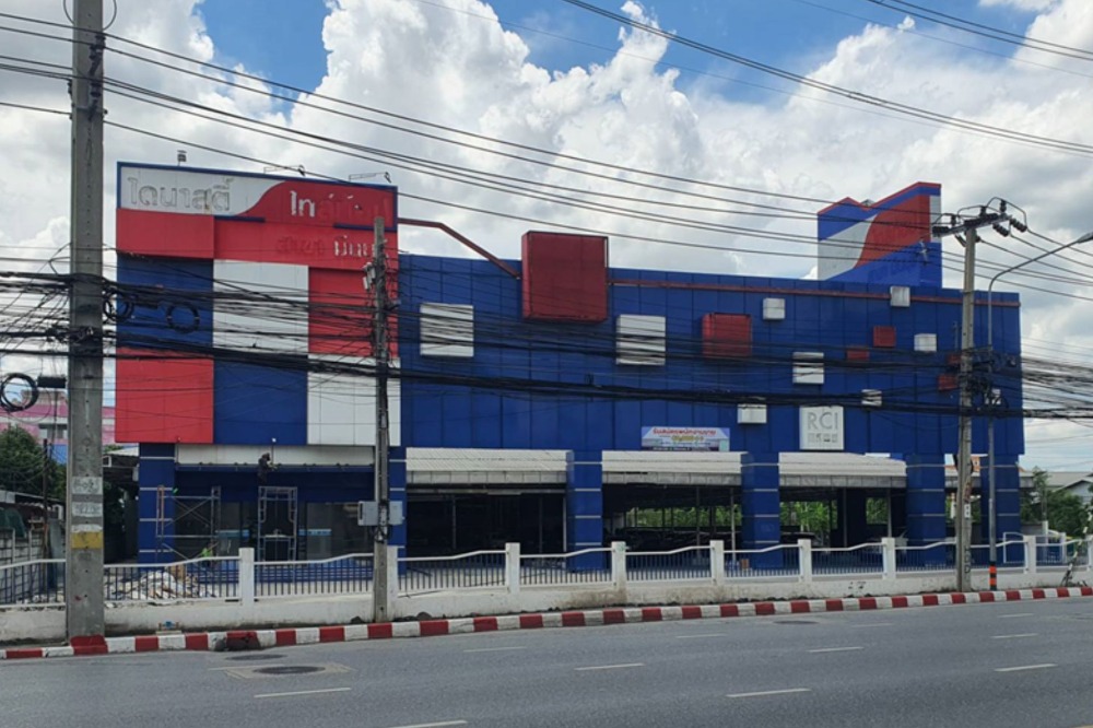 For SaleLandMin Buri, Romklao : Land for sale 2-2-36 rai, next to Suwinthawong Road, near 4-way intersection, connecting to Ram Intra Road, Seri Thai Road, Sihaburanukit Road, red plan