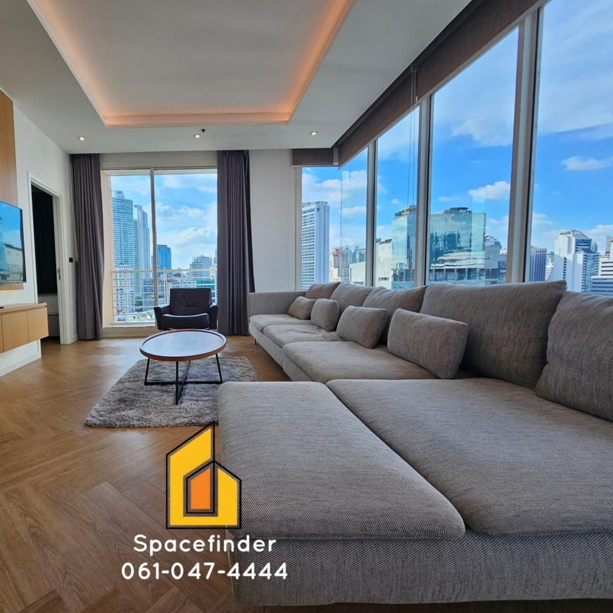 ให้เช่าคอนโดสุขุมวิท อโศก ทองหล่อ : 3-Bedroom Condo for Rent/Sale Near BTS Phrom Phong – Ideal for ExpatsCall Spacefinder 061-047-4444✨ Newly Renovated | Spacious 150 Sq.m Unit ✨🏙 Prime LocationWalking distance to Emporium, Benchasiri Park, and BTS Phrom PhongSurrounded by world-class dinin