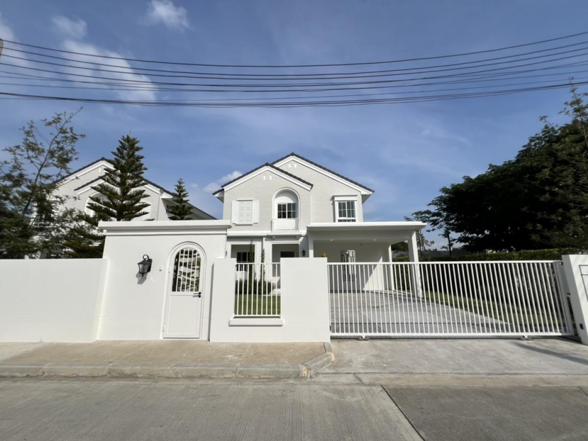 For RentHouseChiang Mai : New house, white tone, English style garden, for rent in the Serene Lake project, Mae Hia, Chiang Mai