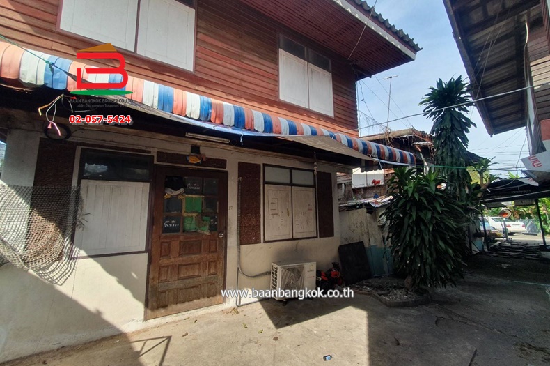 For SaleLandLadkrabang, Suwannaphum Airport : Land with 2 wooden houses, 2 floors, 2 buildings, Chaloem Phrakiat Rama 9 Soi 55, area 38 sq m., Chaloem Phrakiat Rama 9 Road, Dok Mai Subdistrict, Prawet District, Bangkok