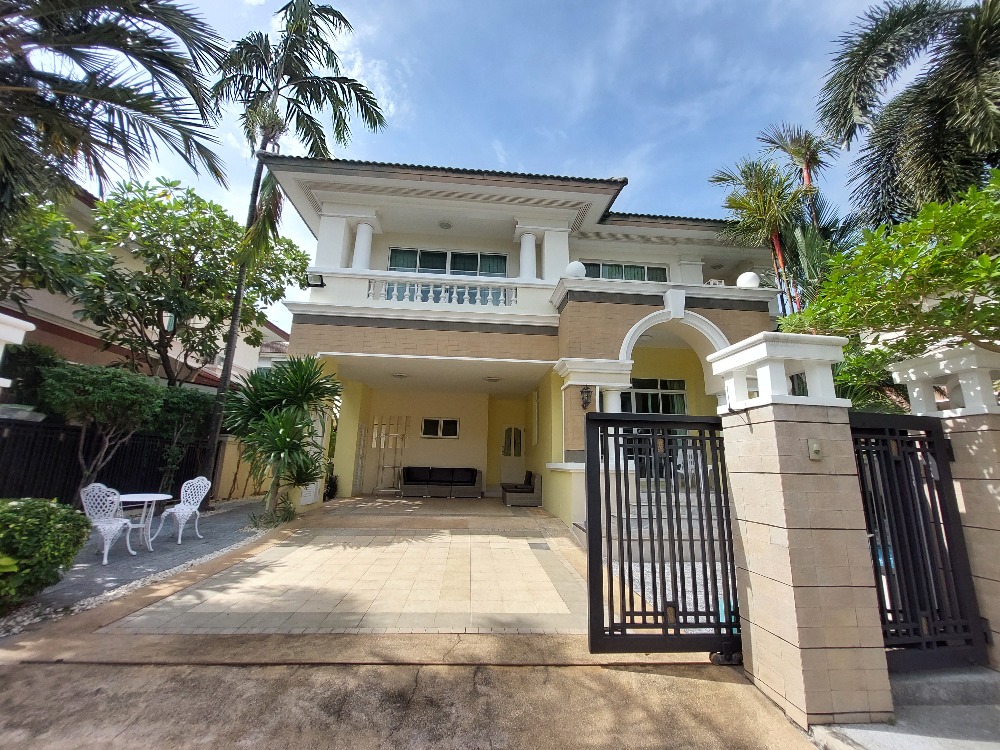 For RentHouseNawamin, Ramindra : For rent: 2-storey detached house, luxury project, 90 sq m., located on the main road, Ram Intra Km. 2 (Lat Phrao), can exit Kaset-Nawamin.