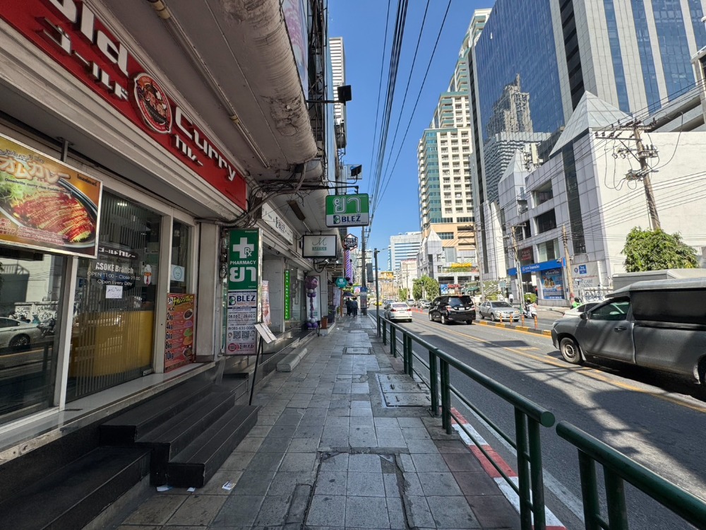 For RentOfficeSukhumvit, Asoke, Thonglor : Office space for rent, in front of Prasanmit, in front of Sermmit Asoke Building 🚩Good value, good location