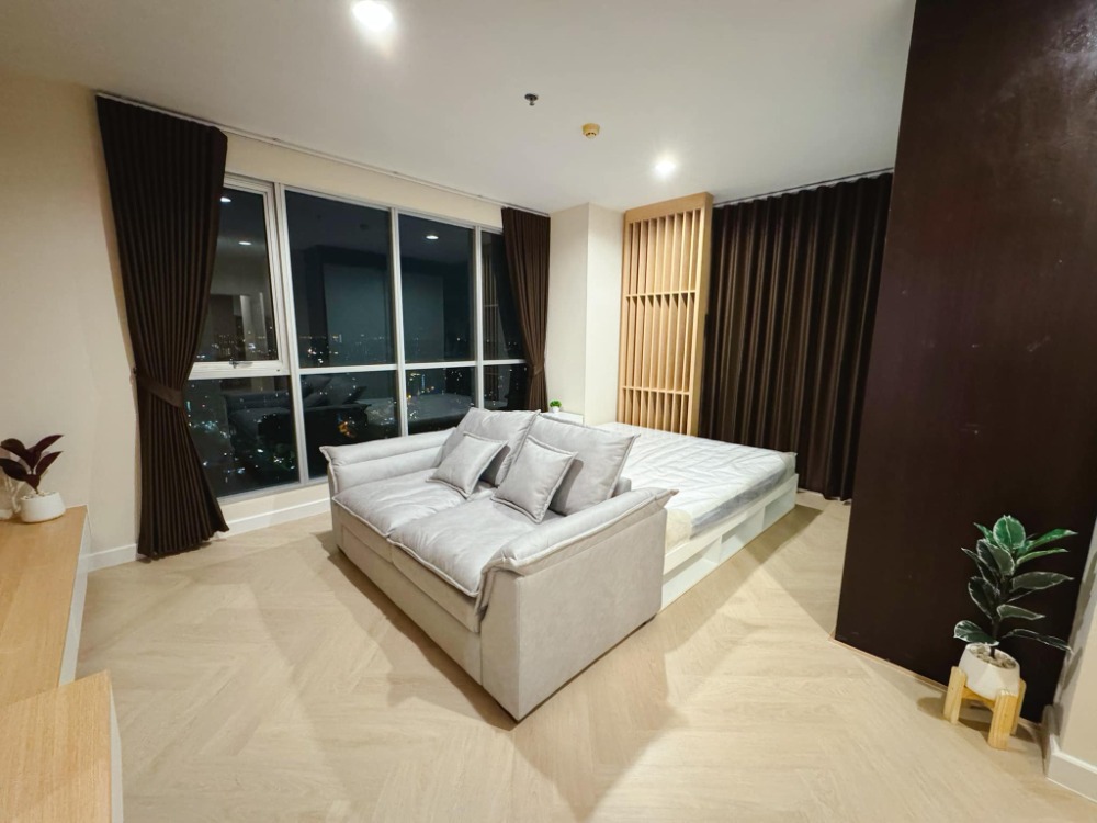 For RentCondoLadprao, Central Ladprao : 🔴33,000฿🔴 𝐋𝐢𝐟𝐞 @ 𝐋𝐚𝐝𝐩𝐫𝐚𝐨 𝟏𝟖 ┃ Live Add Lat Phrao 18 ✅ Near MRT Phahon Yothin, happy to serve 🙏 If interested, please contact 𝙇𝙄𝙉𝙀 (very quick response): 📱 Property code 6712-0909 📱: Line ID: @bbcondo88