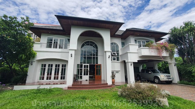 For SaleLandLadprao101, Happy Land, The Mall Bang Kapi : Cheap sale, city location, 2-storey house with land, Ram Intra Road 103/2, area 150 sq m., Wisutthaville Village, Bang Kapi, Bangkok