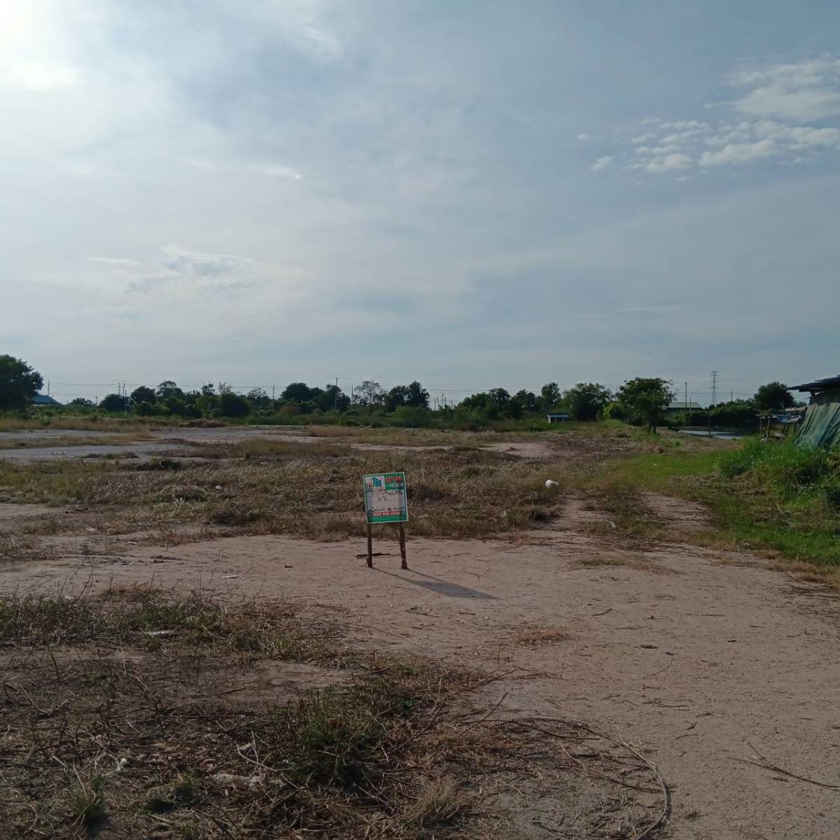 For SaleLandSamut Prakan,Samrong : For sale: 10 rai of vacant land, Khlong Dan, Bang Bo, Samut Prakan