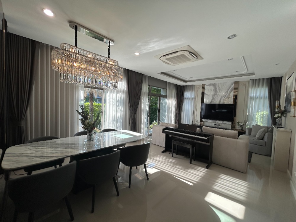 For SaleHouseChaengwatana, Muangthong : Home for Sale  Single-Detached Home by Top Brand Pruksa, Project “The Palm Chaengwattana-Chaiyaphruek.” 70.5 sq.wah | 5 Bedrooms | 4 Bathrooms | 3 Parking Spaces | Maid’s Room | Near SISB Nonthaburi! Close to Robinson R