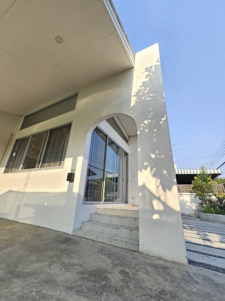 For RentHouseKaset Nawamin,Ladplakao : 📢 Single-storey house for rent, Lat Phrao 24, suitable for Home Office or Studio, beautiful house [S2401-932]