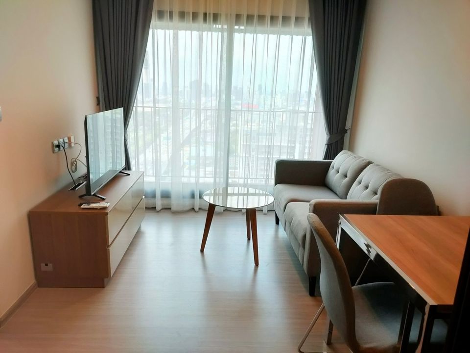 For RentCondoRama9, Petchburi, RCA : ✨For Rent! Luxury Condo at Life Asoke Hype✨ 1 Bedroom, 1 Bathroom