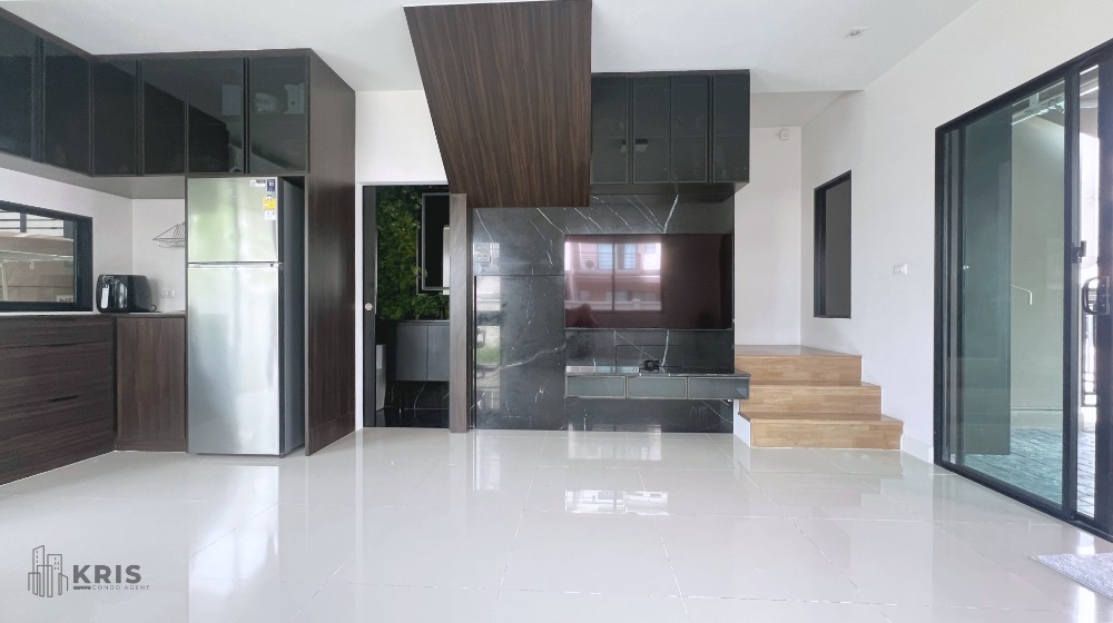 For SaleTownhomeOnnut, Udomsuk : Sale - Corner townhome easy to commute at Baan Klang Muang Srinakarin  Onnut