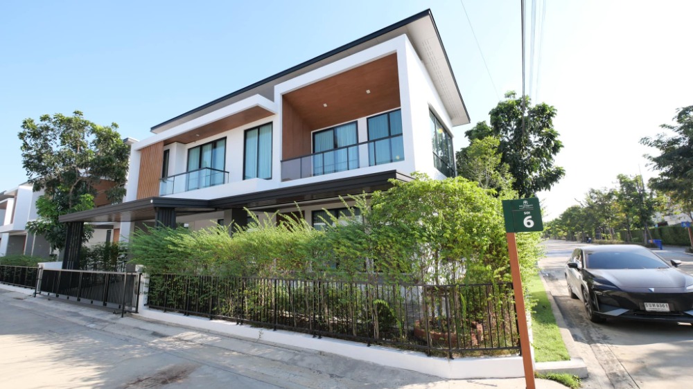 For RentHousePathum Thani,Rangsit, Thammasat : 🌟For rent, luxury single house, ready to move in, decorated, built in every room, over 5 million baht! THE ETERNITY GREENWOOD, The Eternity Greenwood, Rangsit-Wongwaen, new corner house, good location🌟