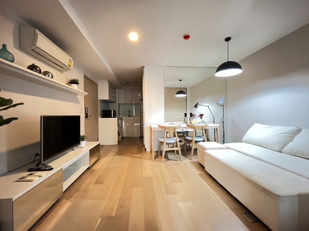 For RentCondoSukhumvit, Asoke, Thonglor : Liv @ 49 Condominium Luxury Room for Rent