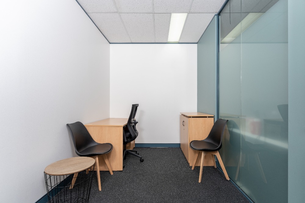 For RentOfficeRatchadapisek, Huaikwang, Suttisan : Private office space for 2 persons in Regus MOS Cognizant