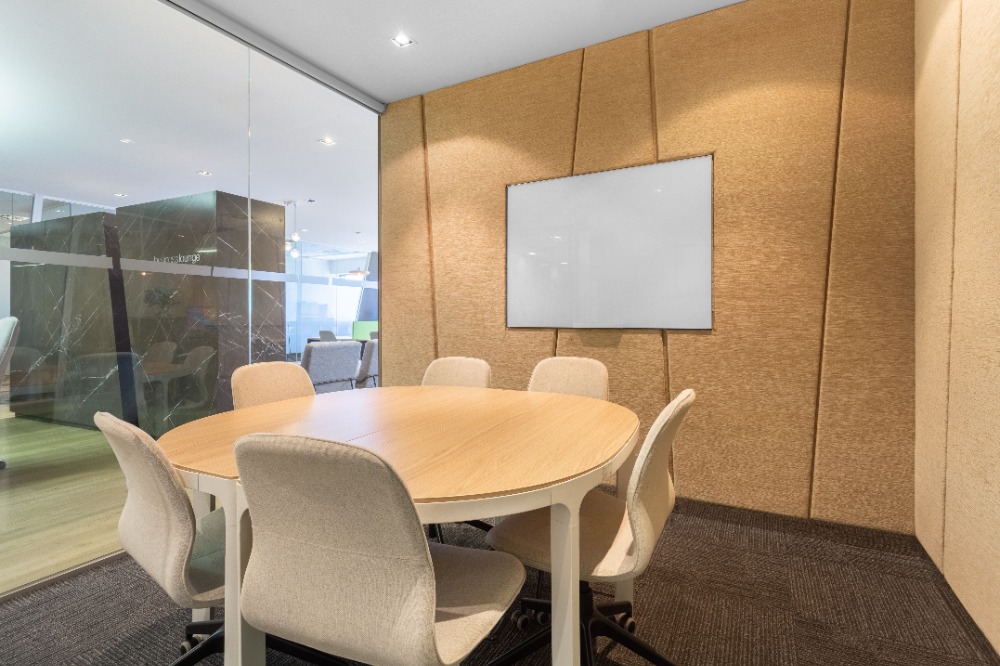 ให้เช่าสำนักงานราชเทวี พญาไท : All-inclusive access to professional office space for 4 persons in Regus The Rice Tower