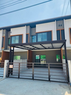 For RentTownhomePathum Thani,Rangsit, Thammasat : New townhome for rent, PLENO TOWN Village, Phahonyothin-Vibhavadi, 18 Sq. 3 bedrooms, 2 bathrooms, new projects near Future, Rangsit University, Bangkok University (On Vibhavadi Road Can get in 2 ways Both via Vibhavadi Road And Rangsit-Nakhon Nayok Road)