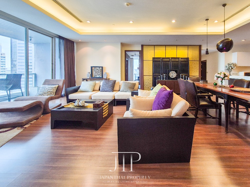 For RentCondoSathorn, Narathiwat : *Sky Villas Sathorn* 215sq.m high floor 3bed plus maid room for rent in Sathorn area.