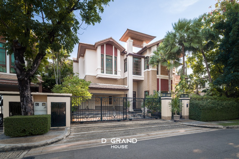 For SaleHouseOnnut, Udomsuk : For sale: Luxury house, Sansiri Village, Sukhumvit 67. Super Luxury house in the heart of the city, Soi Sukhumvit 67. Luxury house on a large plot of land on Sukhumvit Road.