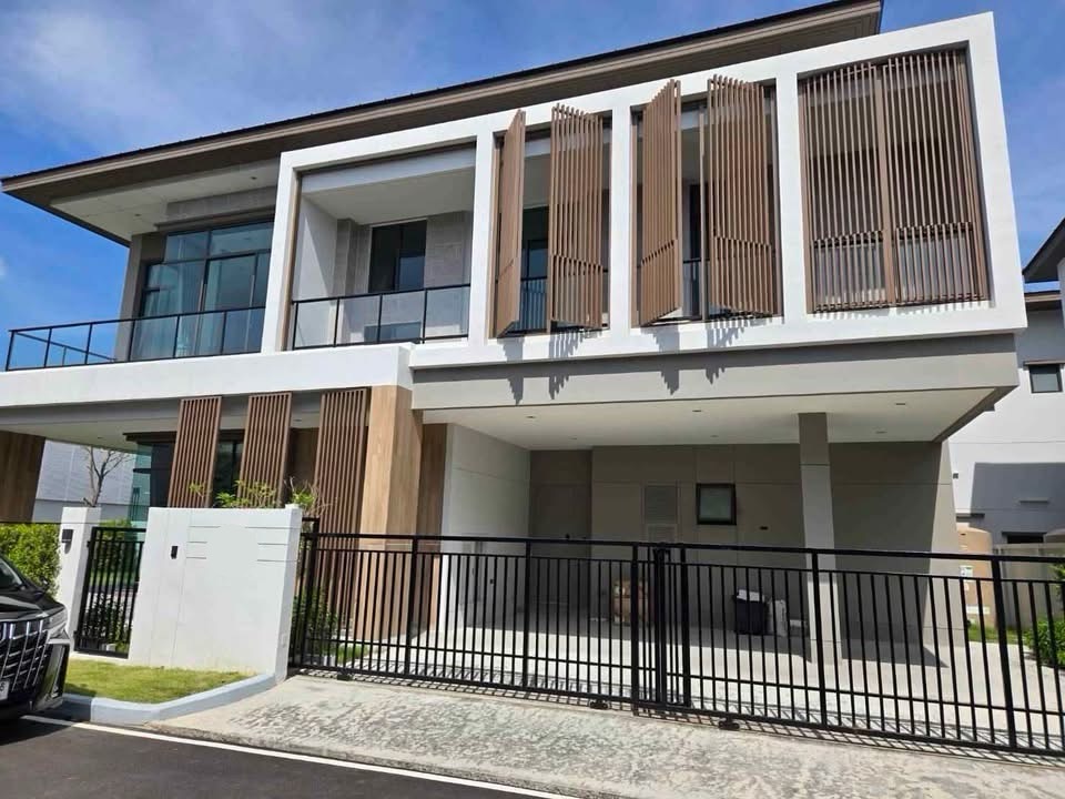 ให้เช่าบ้านบางนา แบริ่ง ลาซาล : 📢👇 Brand new two-story detached house on corner plot, never lived in, in a quiet alley at Bangkok Boulevard Bangna KM 5