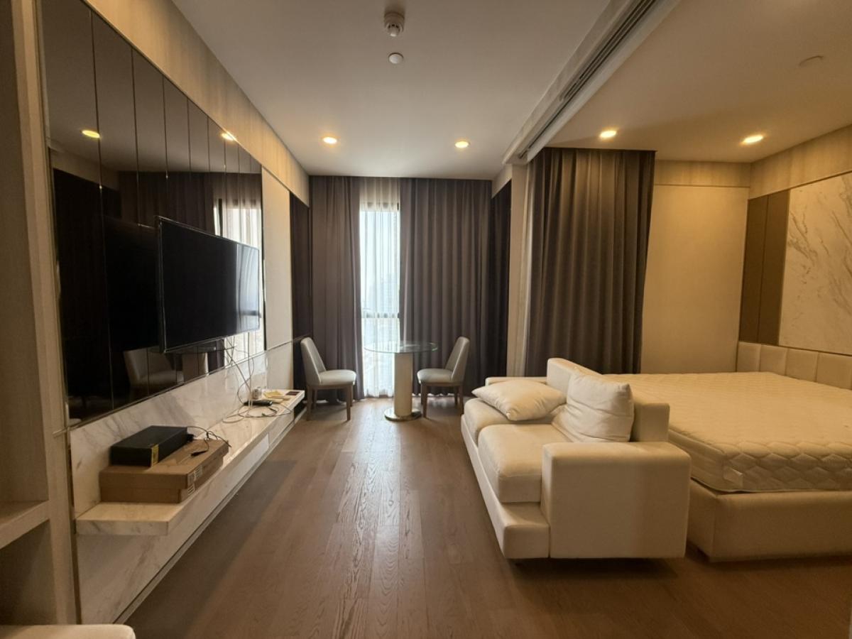 ให้เช่าคอนโดสยาม จุฬา สามย่าน : For Rent!! Ashton Chula - Silom Rent Price!! 26,000฿ per month❤️‍🔥1 Bedroom size 31 sq.m. Contract Aomam (agent) Tel./Line id : 0955871692 WhatsApp : +66 95 587 1692