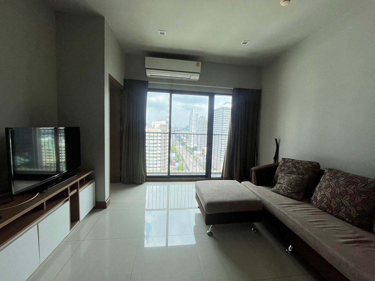 For RentCondoRatchathewi,Phayathai : ✨ Large room, good price, prime location, best value! ✨ Noble Revent 1 bedroom, 1 bathroom, only 22,000 baht/month 📞 Call: 086-746-8882 (K. Cooper)