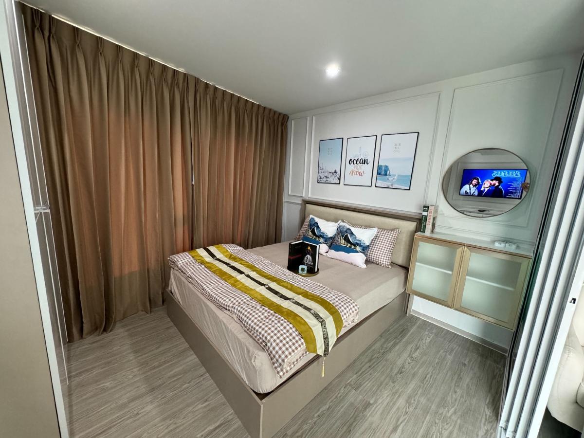 For RentCondoLadkrabang, Suwannaphum Airport : Brand new room for rent, condo, condo for rent at RYE Huamak, RYE Huamak, Building A, 8th floor, fully furnished, ready to move in, next to Airport link Huamak UPDATE !