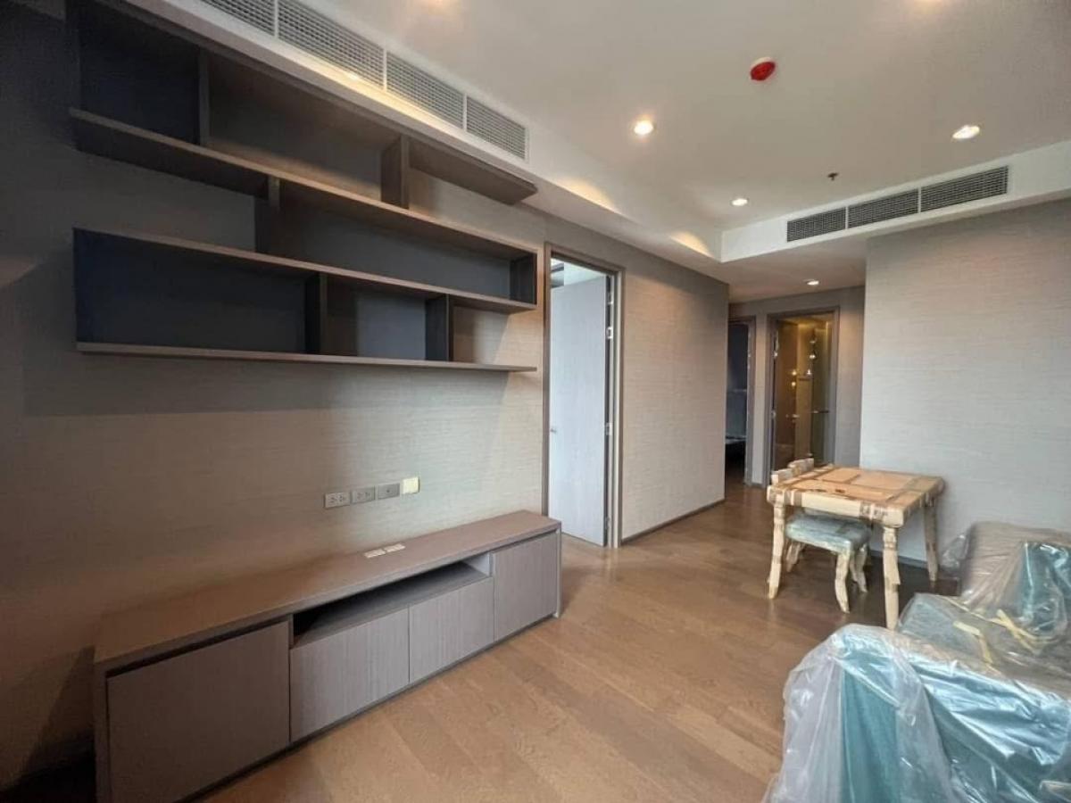 ขายคอนโดสาทร นราธิวาส : 📢👇 Sell at Loss, brand new unit. Reasonable and worth price for living or investing at Diplomat Sathorn, unblocked view, only few steps to BTS