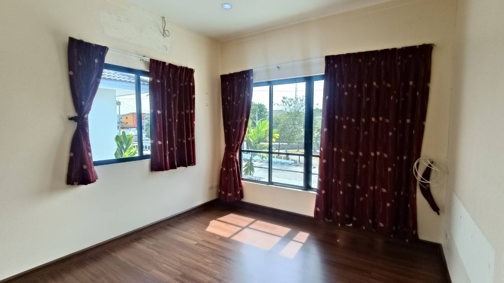 For RentHousePathum Thani,Rangsit, Thammasat : Single house for rent, I-Leaf Park, Wongwaen - Rangsit Khlong 4, 4+4 air conditioners, 3 bedrooms, price 25,000 baht