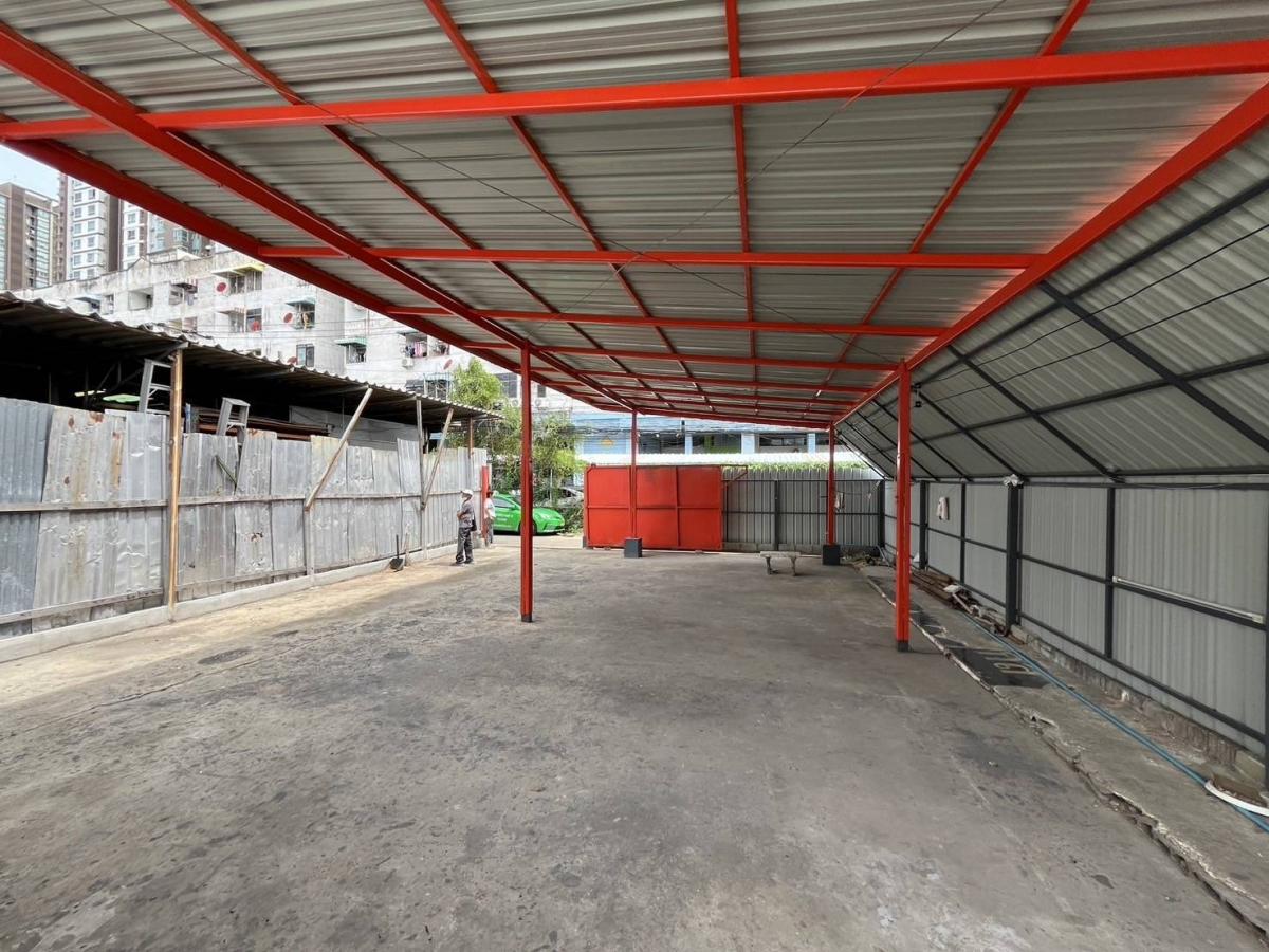 For RentLandBang Sue, Wong Sawang, Tao Pun : Land for rent/small warehouse/workers house in the heart of Bangkok, Bang Sue, near 3 electric train lines, expressway, convenient transportation