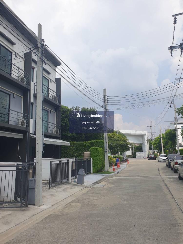 For RentTownhouseNonthaburi, Bang Yai, Bangbuathong : House for rent in the middle of the city, Ratchaphruek - Rattanathibet. The house is near the garden. Enter the village 100 meters.