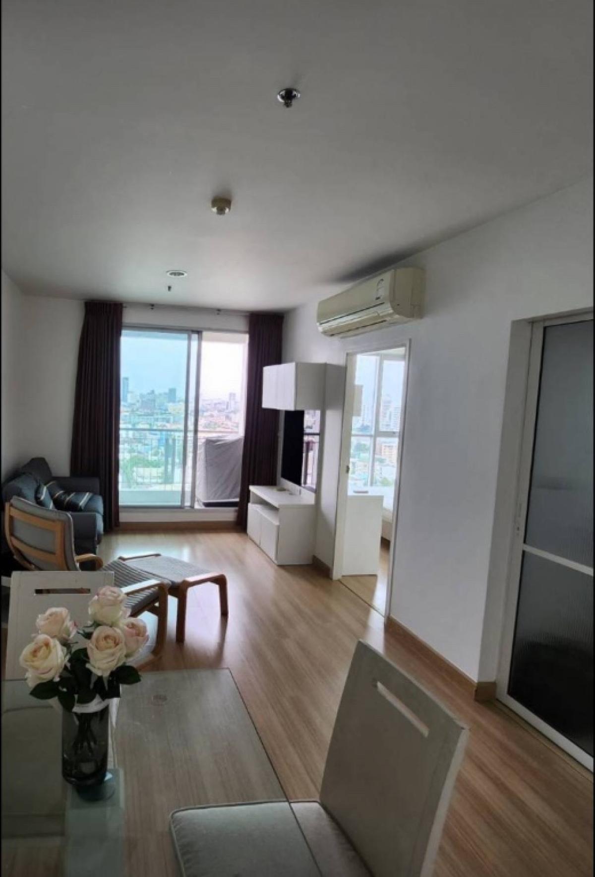 For SaleCondoLadprao, Central Ladprao : Urgent sale‼️Condo Life @ Ladpraw18, size 45 sq m, 19th floor, 150 m from MRT Ladprao. Beautiful room, ready to move in.